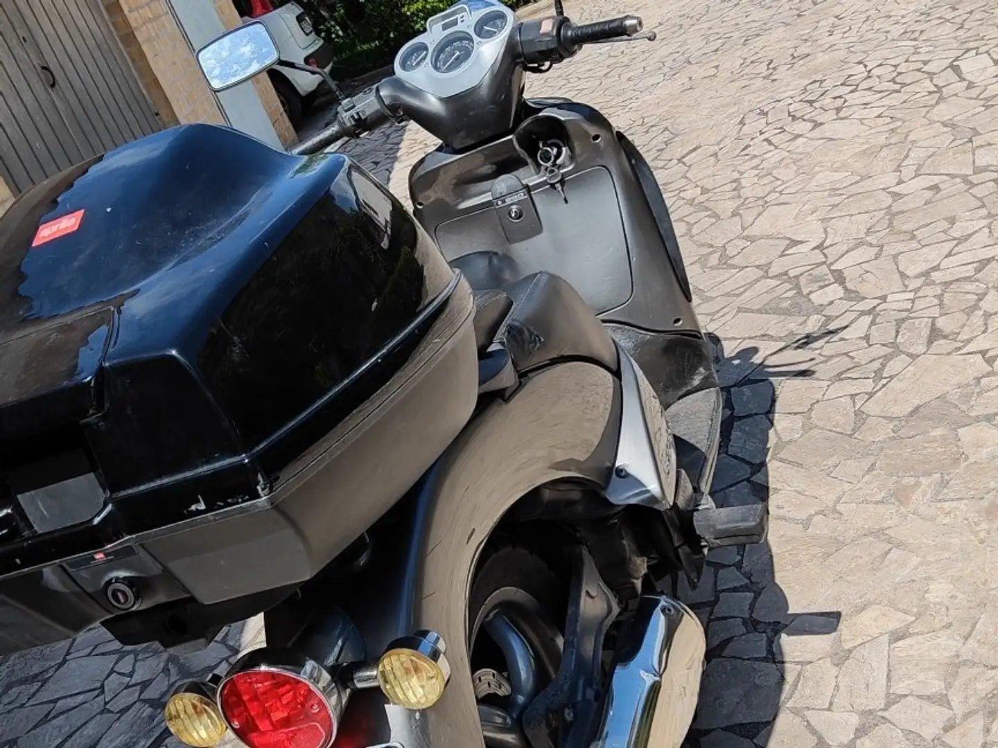 Aprilia Scarabeo Gri - 1