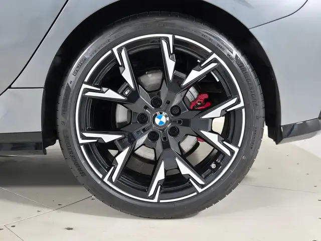 BMW 1 Series view 13