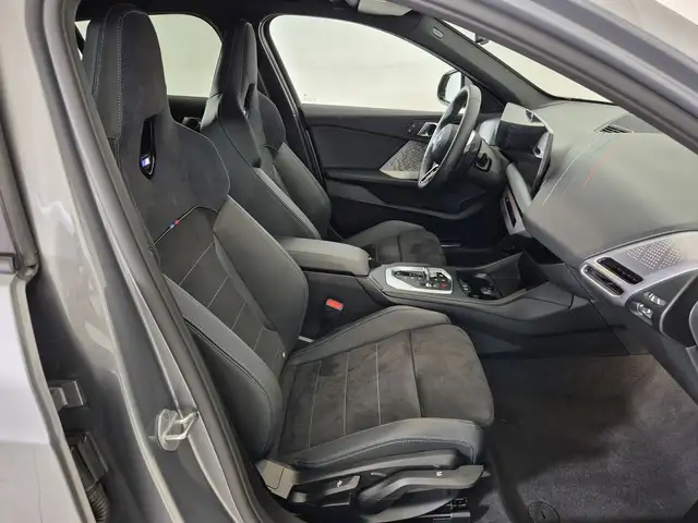 BMW 1 Series view 9