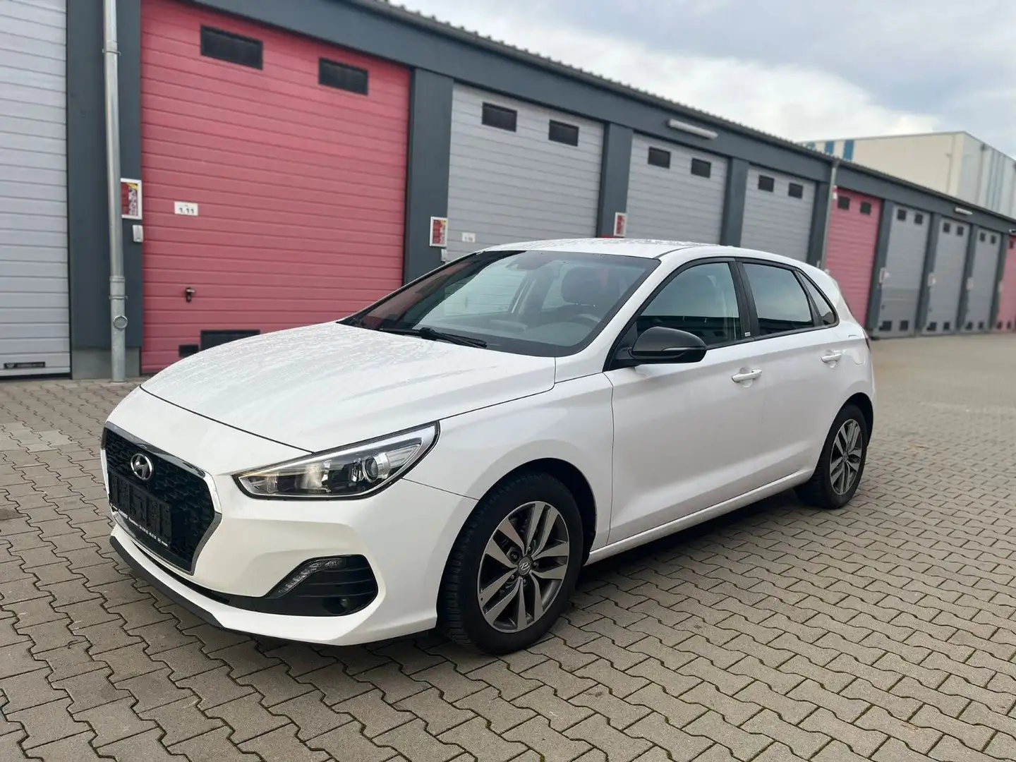 Hyundai i30 YES! 1HAND NAVI  KAMERA 116PS MWST Blanco - 1