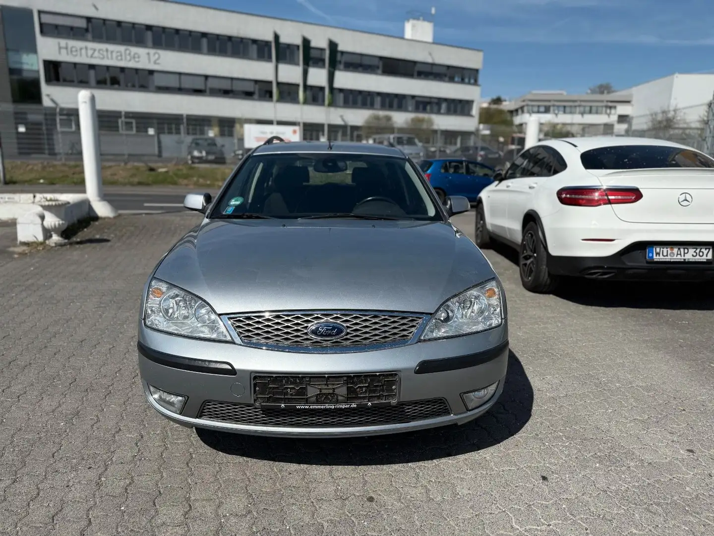 Ford Mondeo 2.0 TDCi Turnier Futura SHZ Klima AHK PDC Silber - 2