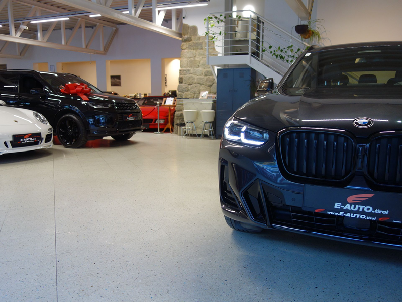 BMW X3 xDrive 20d Aut. *INDIVIDUAL M-PAKET*HUD*AHK*LASER — photo 2
