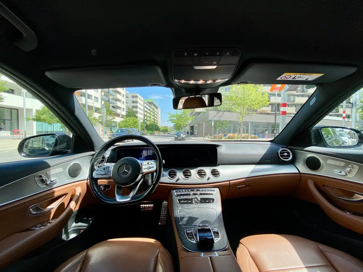 Mercedes-Benz E 300 T AMG Line Hybrid Aut Black - 1