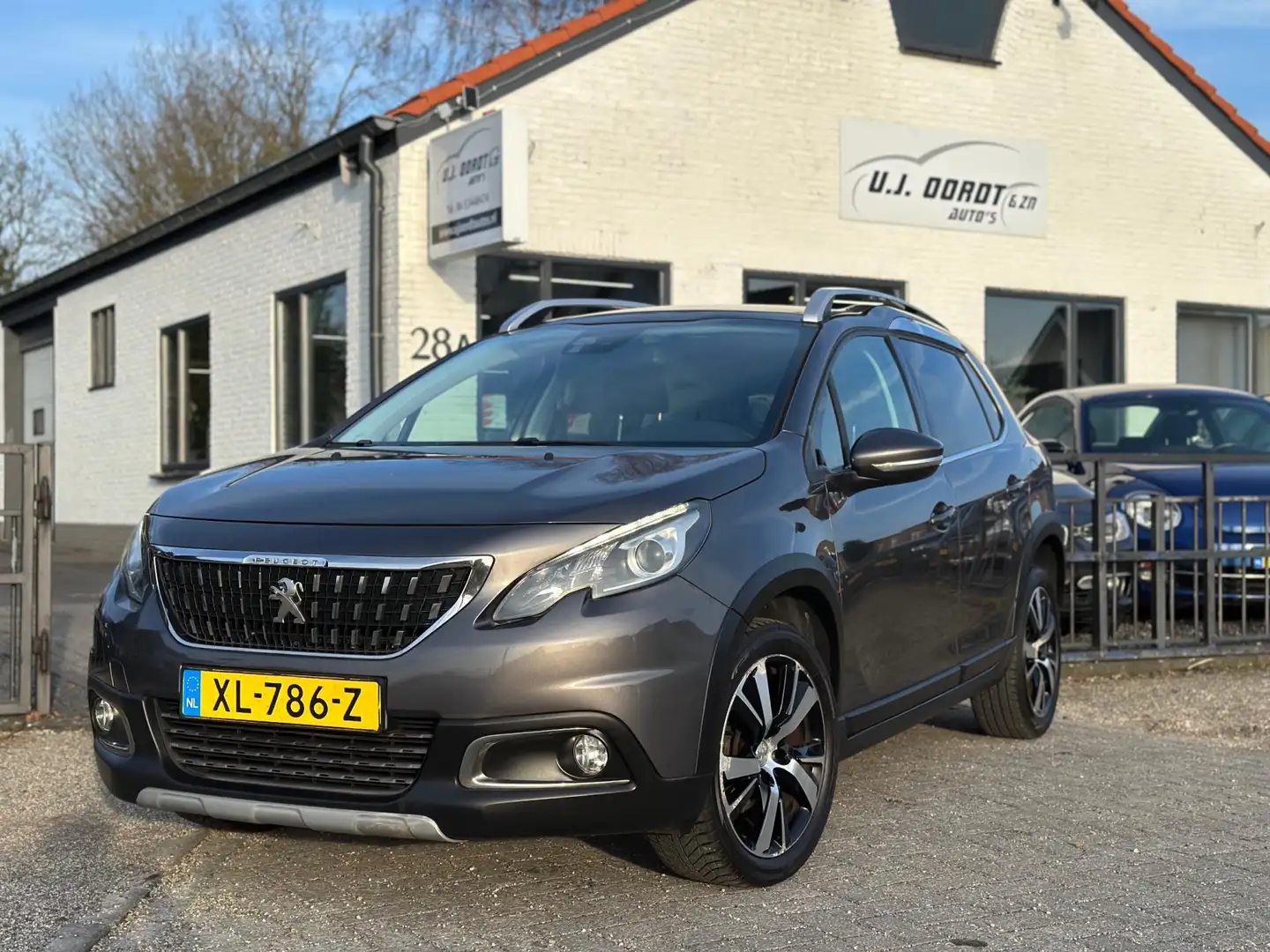 Peugeot 2008 1.2 PureTech GT-line PANO! Gris - 1