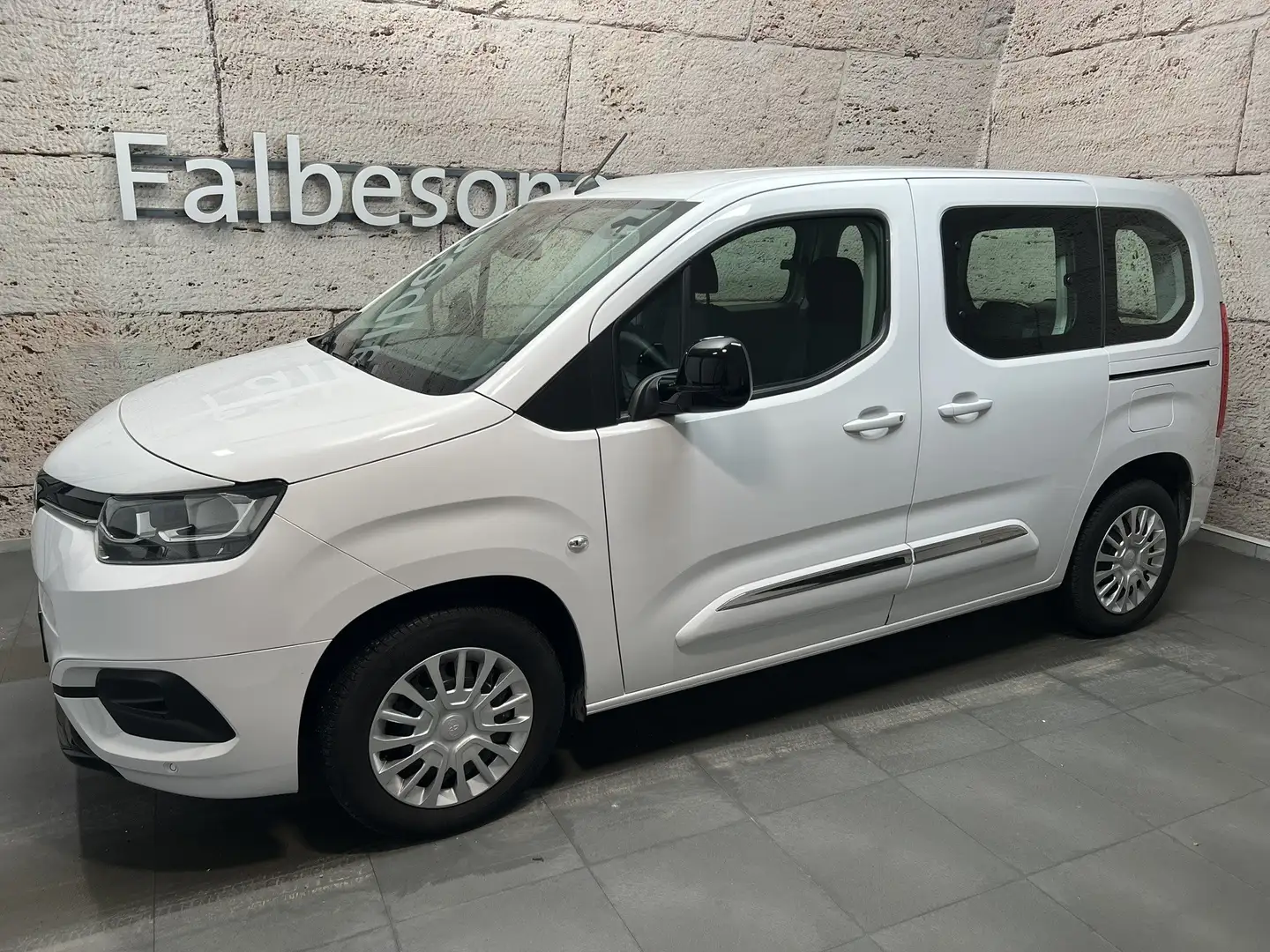 Toyota Proace City Verso L1 1,2 110 Shuttle Weiß - 2