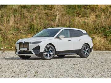 iX xDrive40