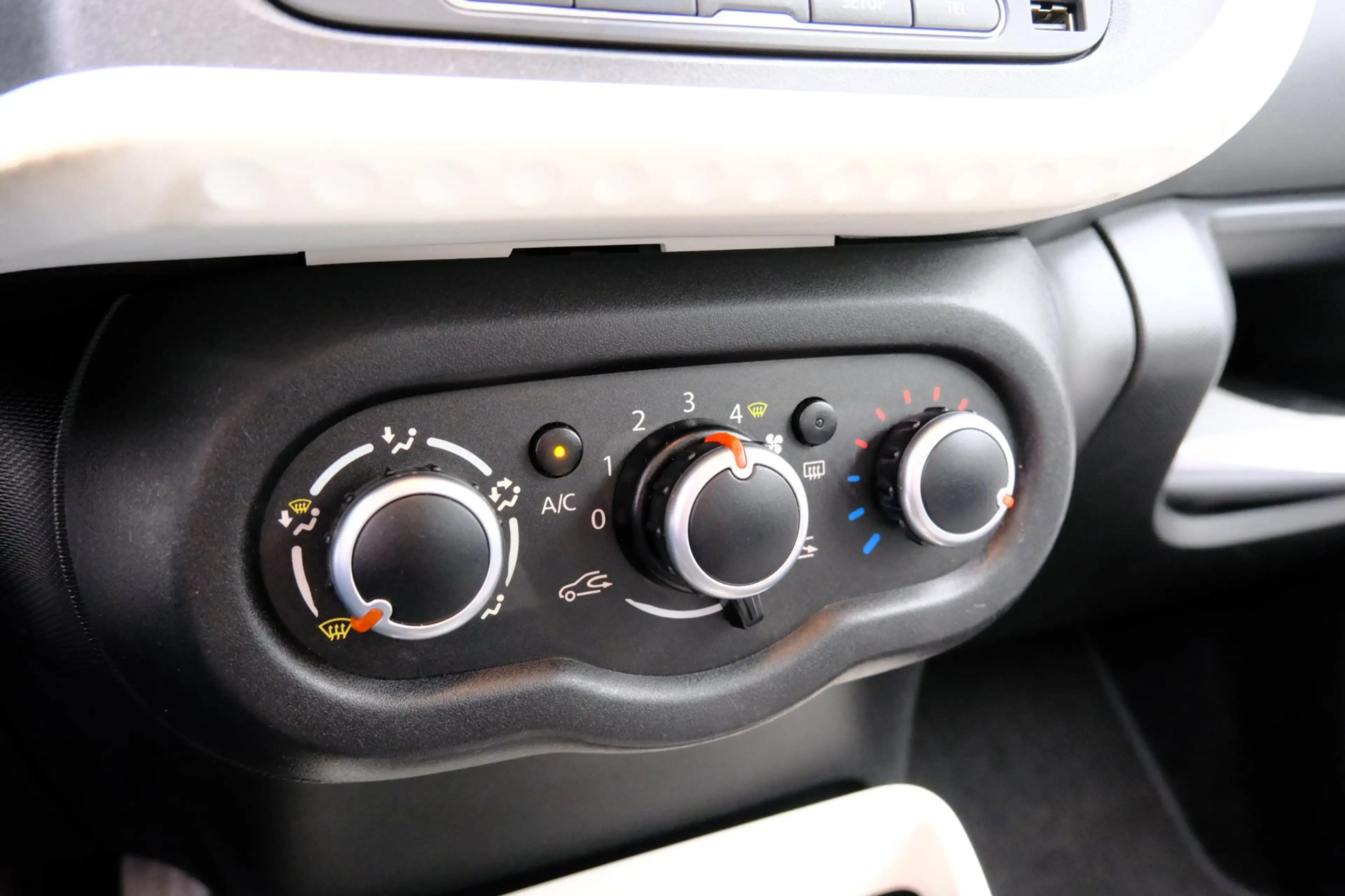 Renault Twingo 1.0 SCe Expression Airco — photo 12