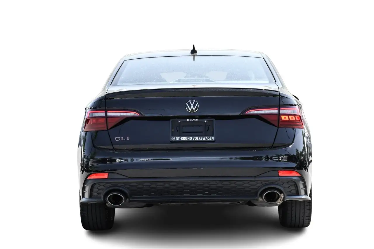 Volkswagen Jetta снимка Volkswagen Jetta