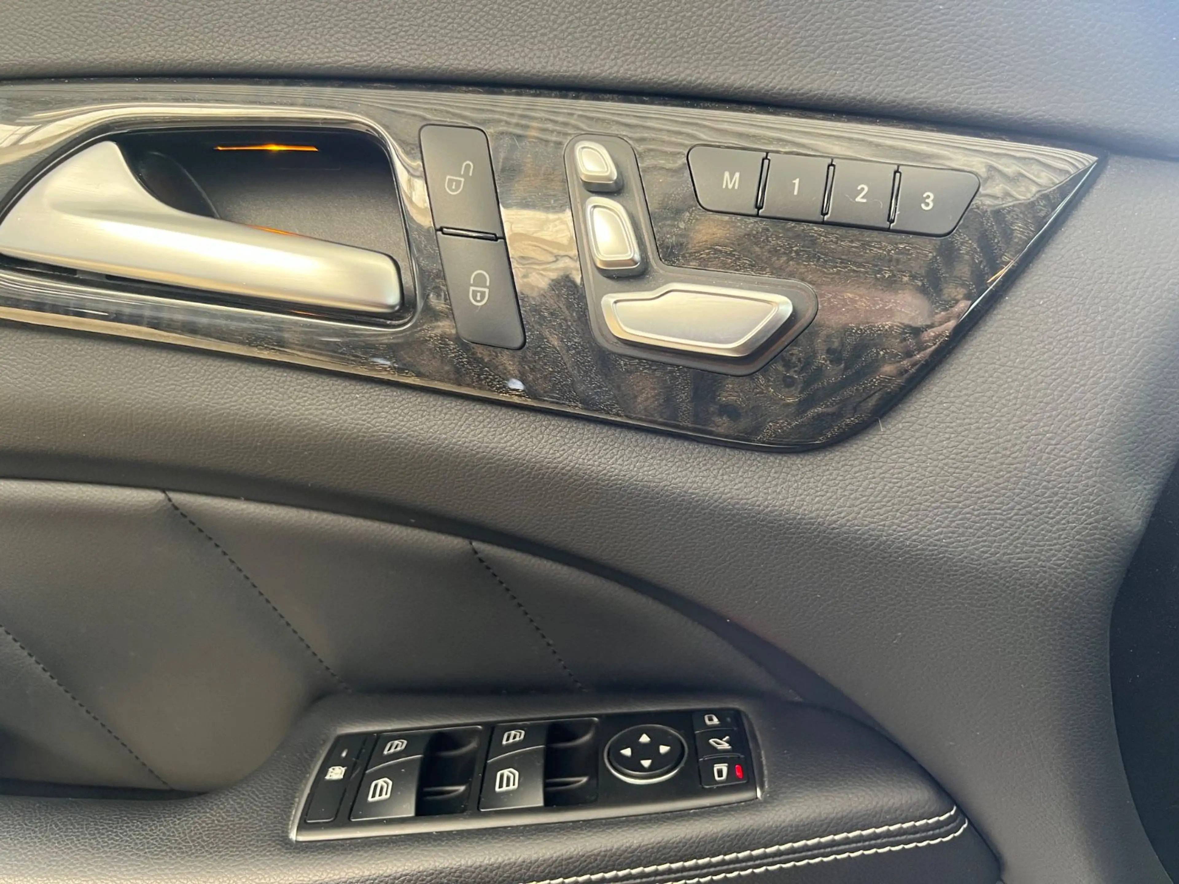Mercedes-Benz CLS 350 d 4-Matic AMG LINE * 360 KAMERA*1.HAND* — photo 15