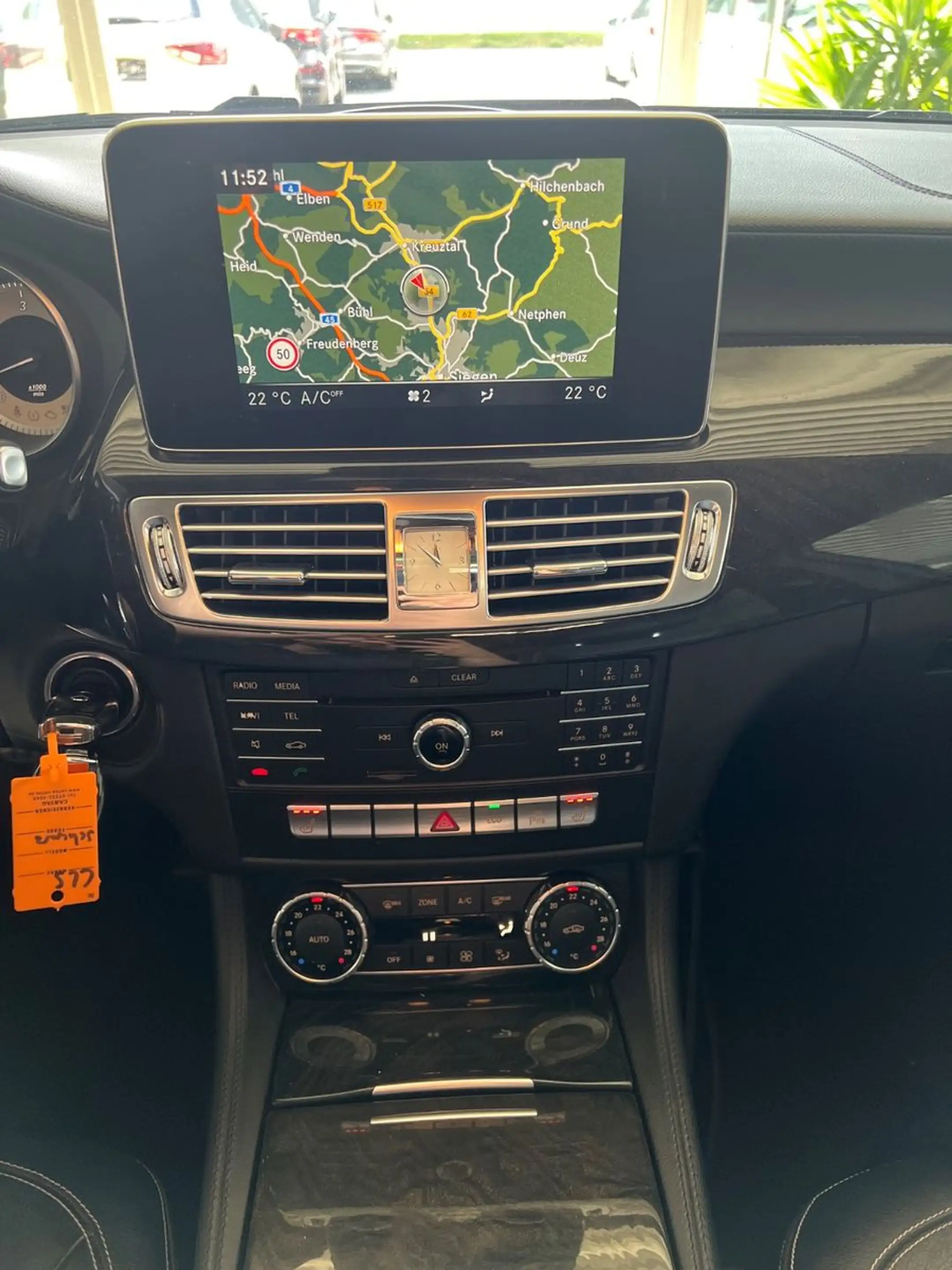 Mercedes-Benz CLS 350 d 4-Matic AMG LINE * 360 KAMERA*1.HAND* — photo 12