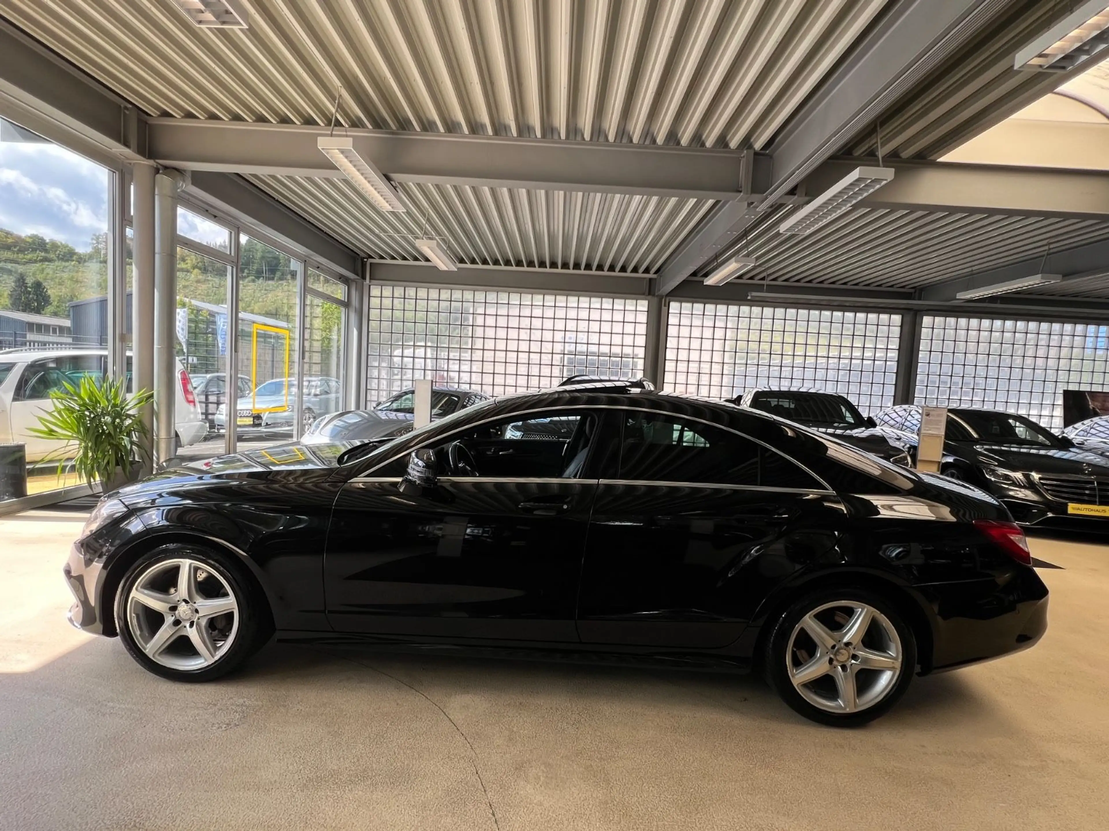 Mercedes-Benz CLS 350 d 4-Matic AMG LINE * 360 KAMERA*1.HAND* — photo 4