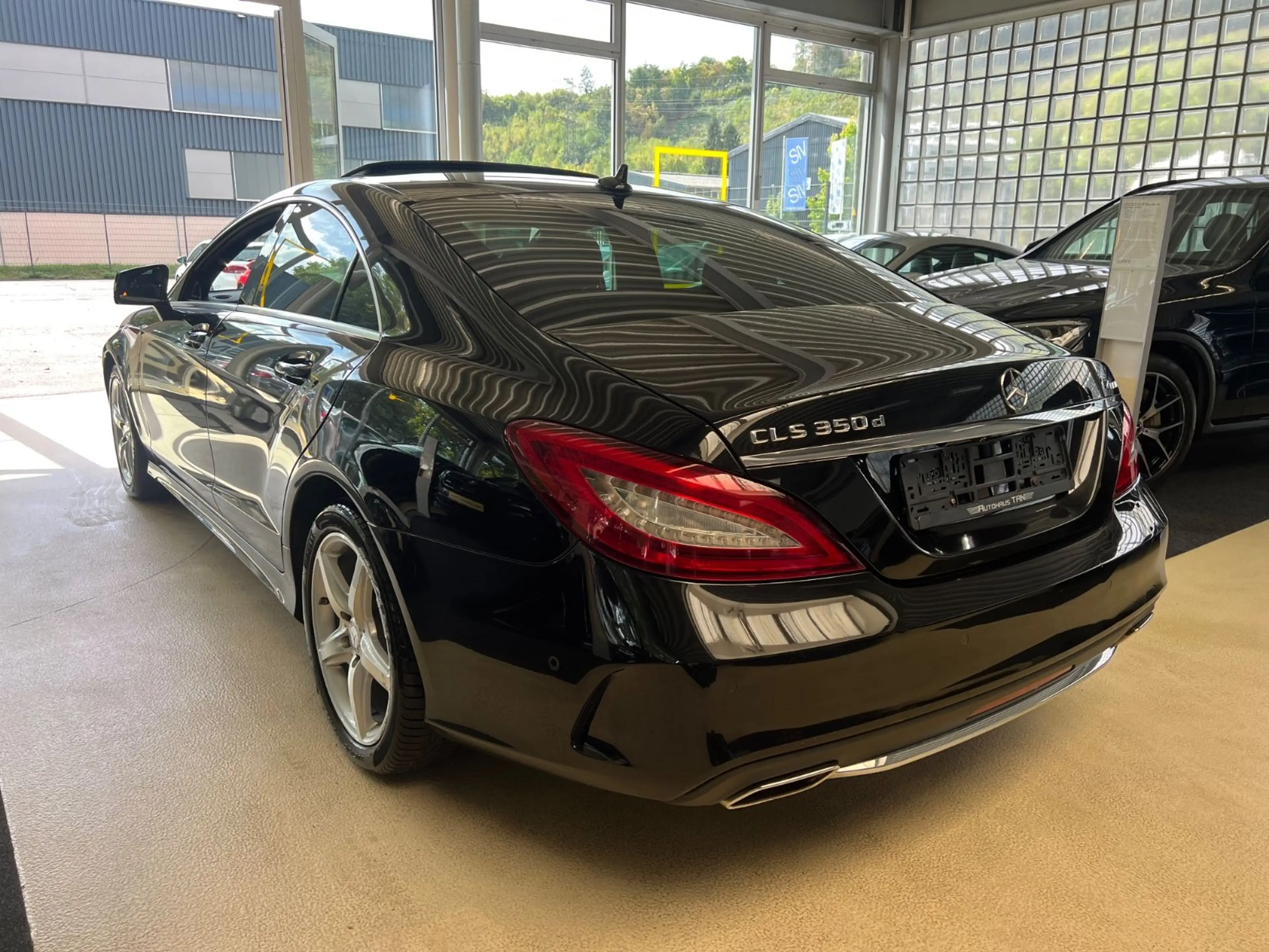 Mercedes-Benz CLS 350 d 4-Matic AMG LINE * 360 KAMERA*1.HAND* — photo 5
