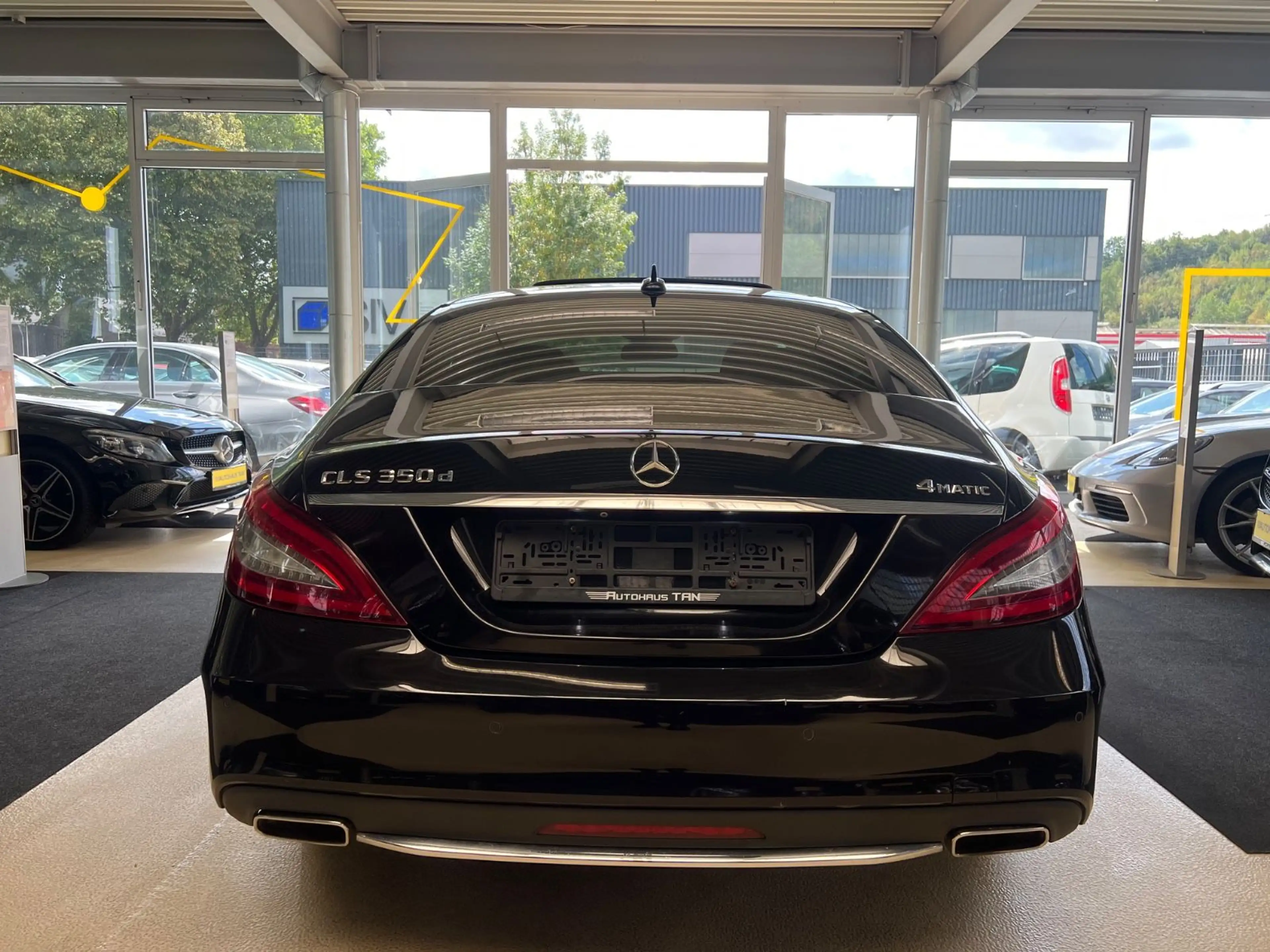 Mercedes-Benz CLS 350 d 4-Matic AMG LINE * 360 KAMERA*1.HAND* — photo 6