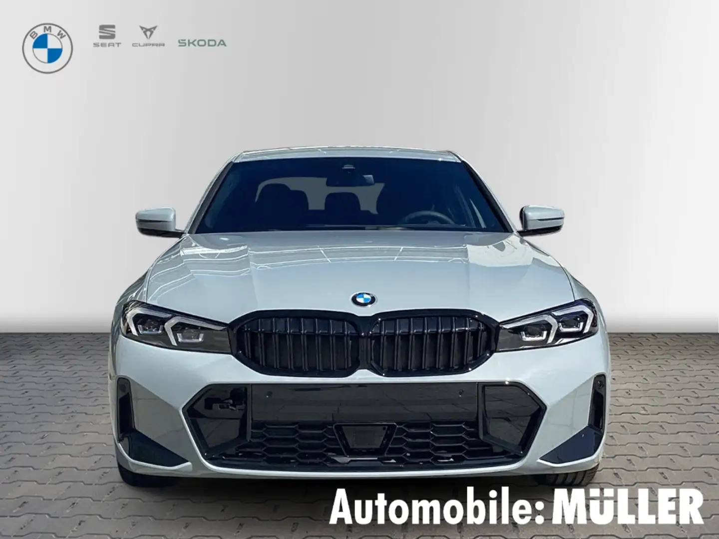 BMW 320 d xDrive Limousine M Sport Navi Klima RFK Sitzhzg Grau - 2