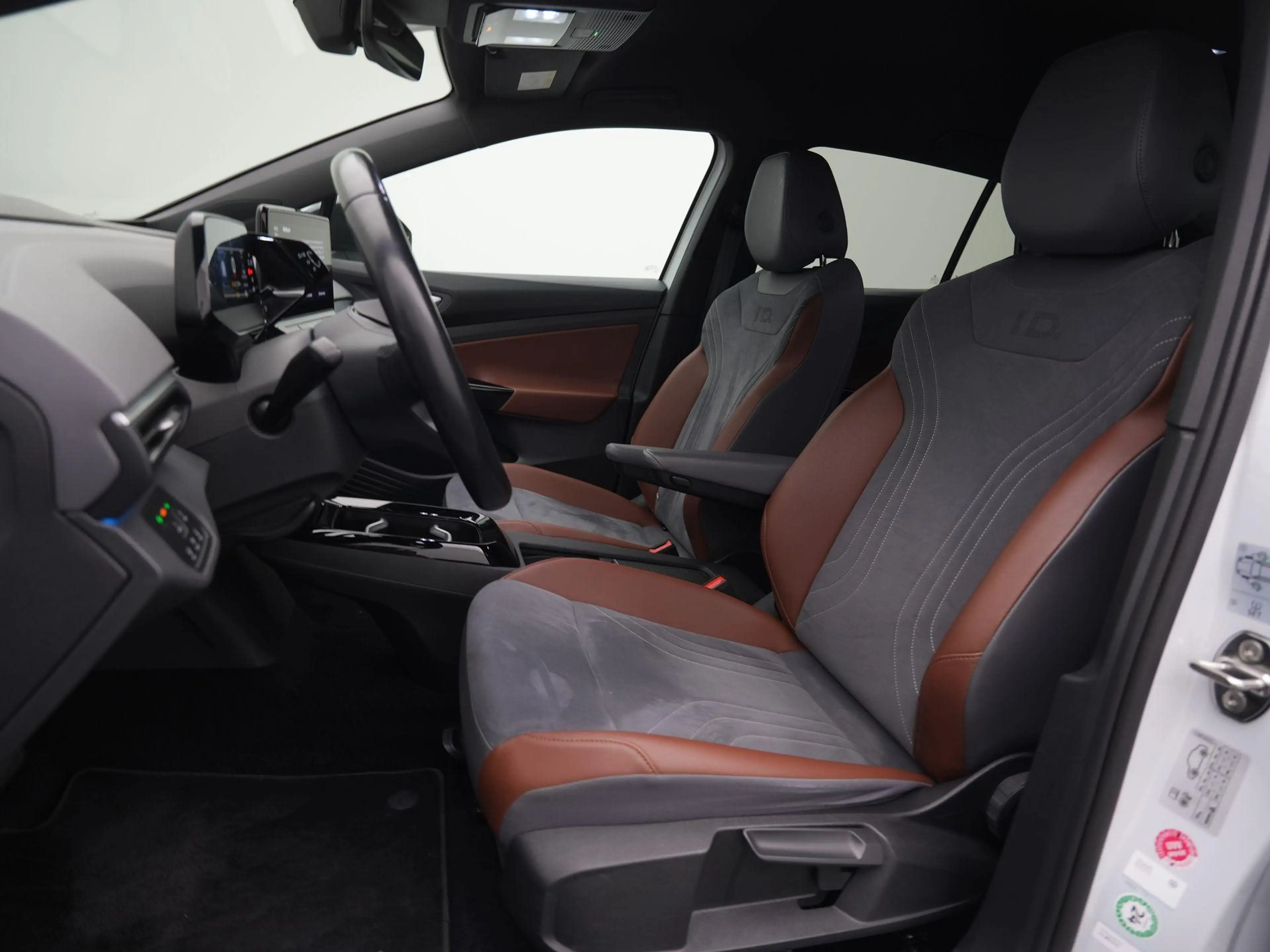 Volkswagen ID.4 First 77 kWh 204pk | Adaptive cruise control | Nav — photo 8