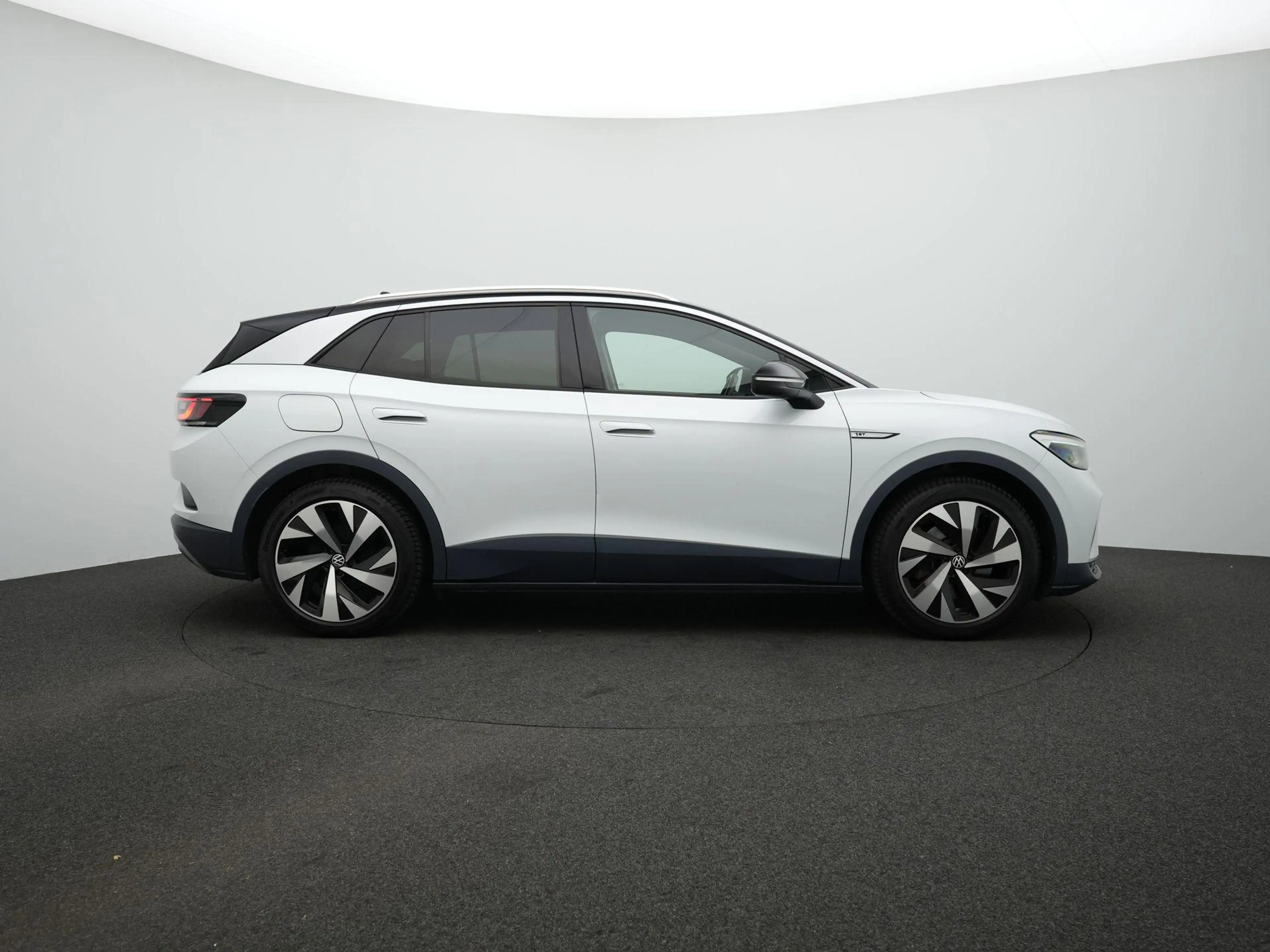 Volkswagen ID.4 First 77 kWh 204pk | Adaptive cruise control | Nav — photo 4