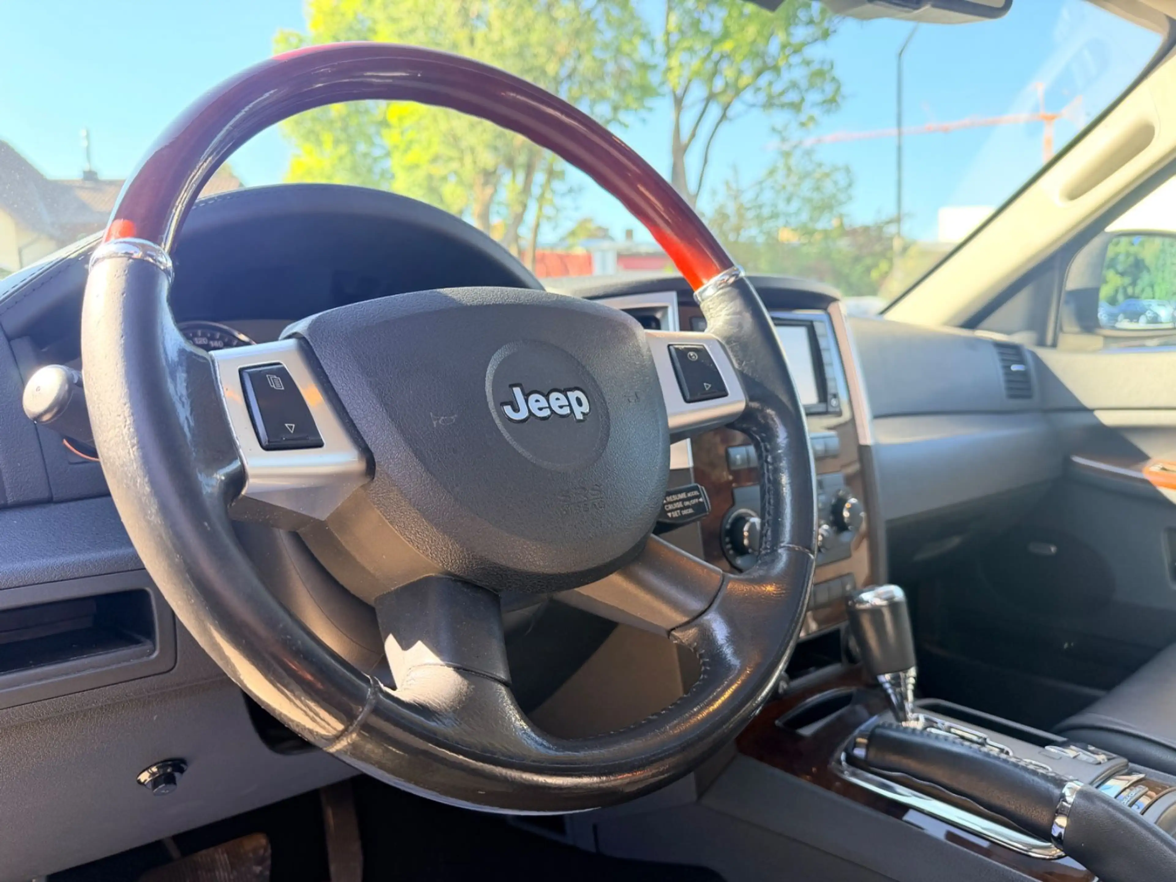 Jeep Grand Cherokee 3.0 CRD Overland TOP*XENON*NAVI* — photo 20