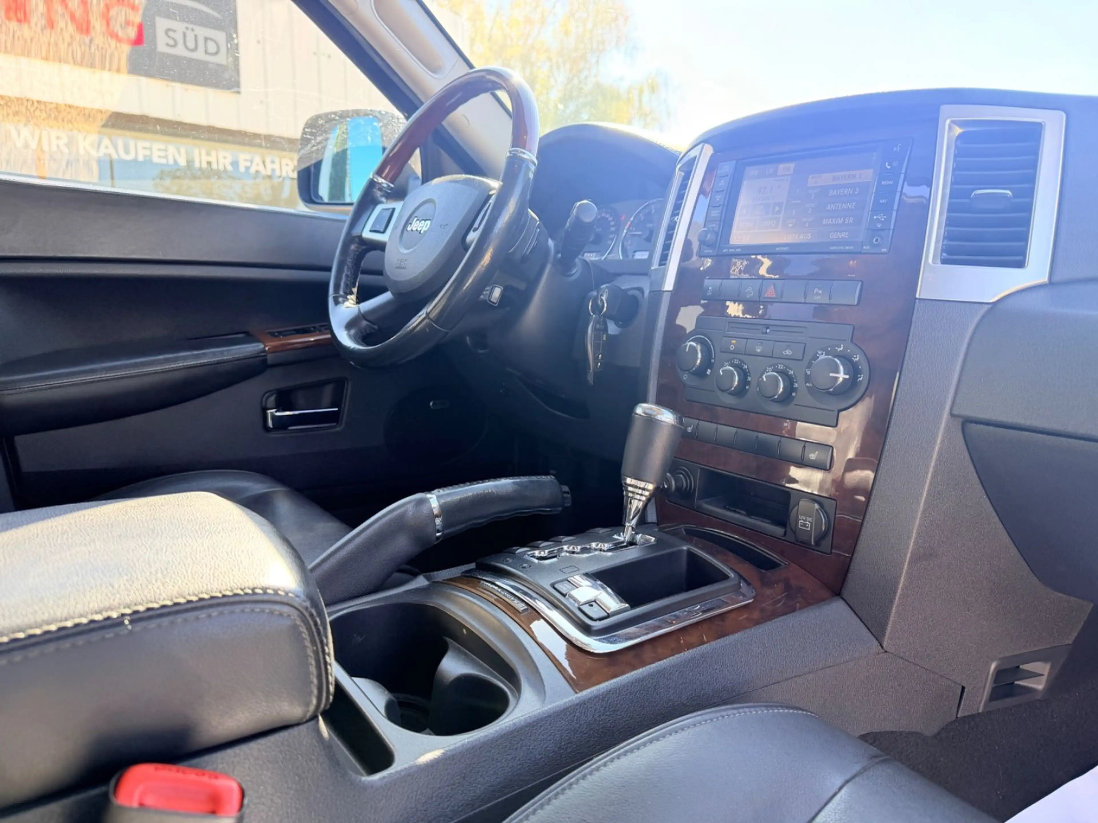 Jeep Grand Cherokee 3.0 CRD Overland TOP*XENON*NAVI* — photo 13