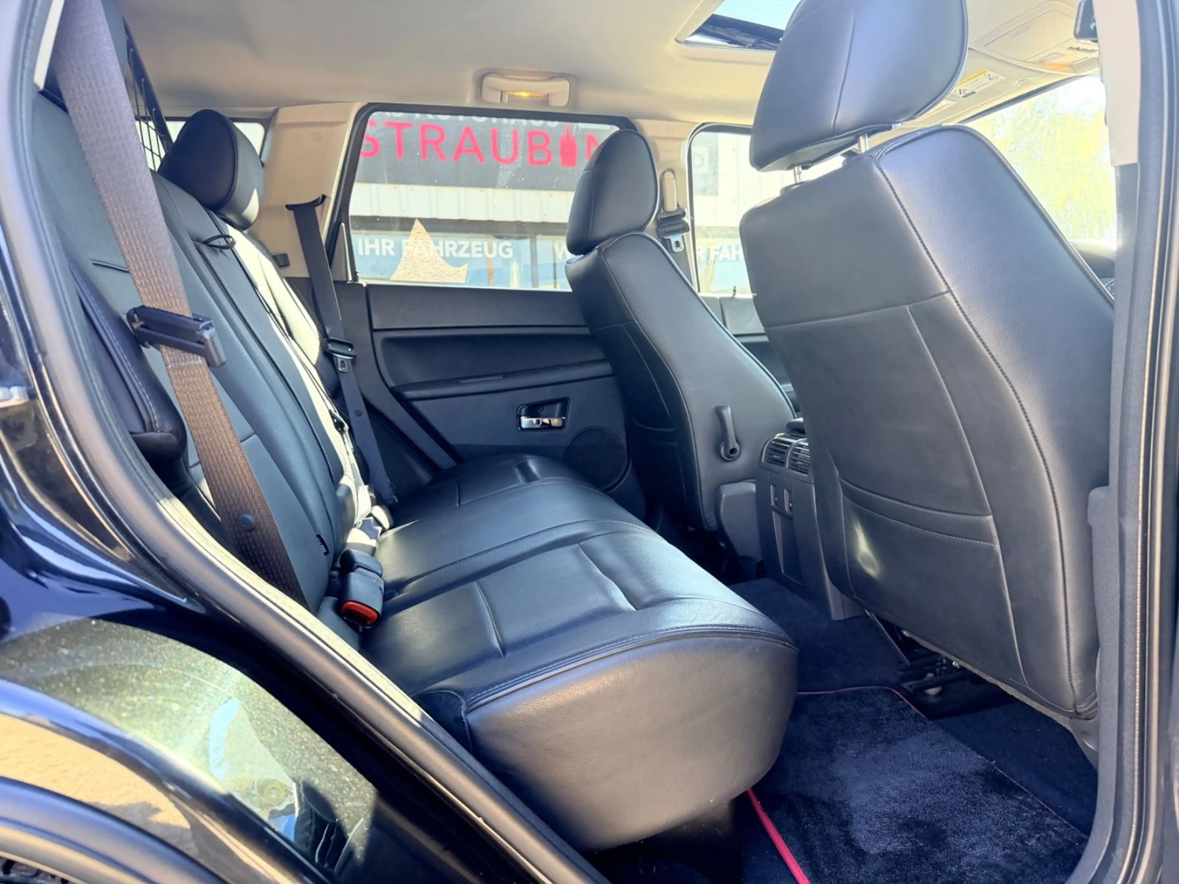 Jeep Grand Cherokee 3.0 CRD Overland TOP*XENON*NAVI* — photo 12