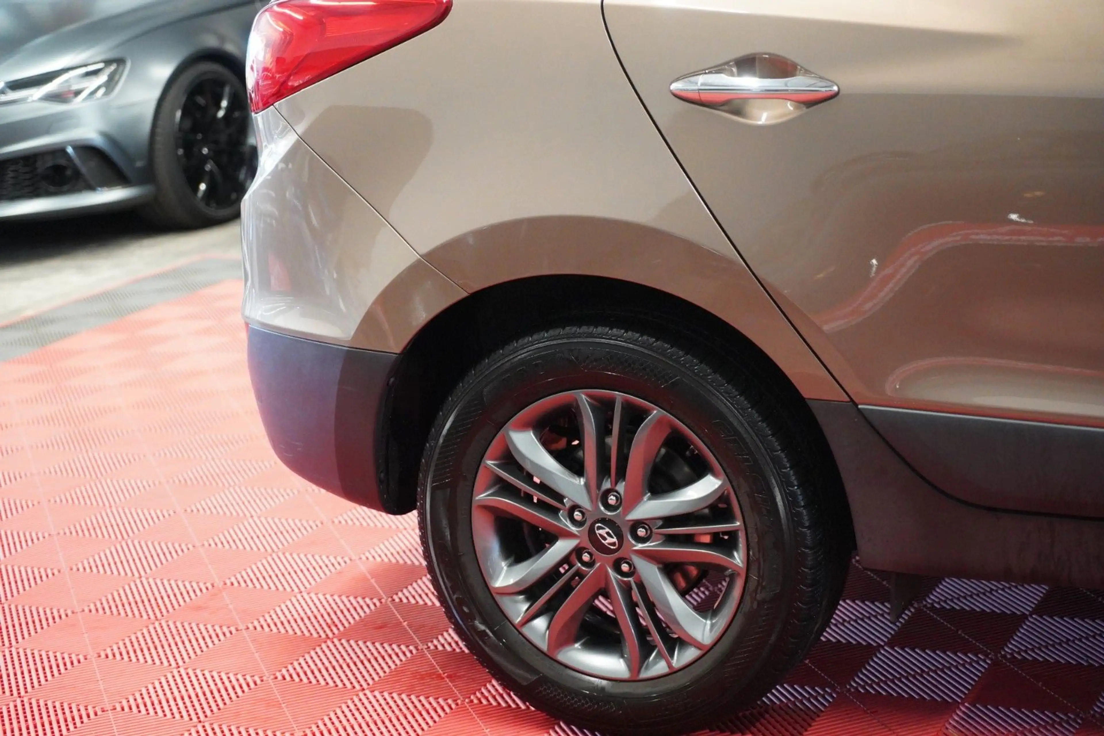 Hyundai iX35 2.0 CRDI AWD Aut. *1.Hand*Unfallfrei*Pano* — photo 6