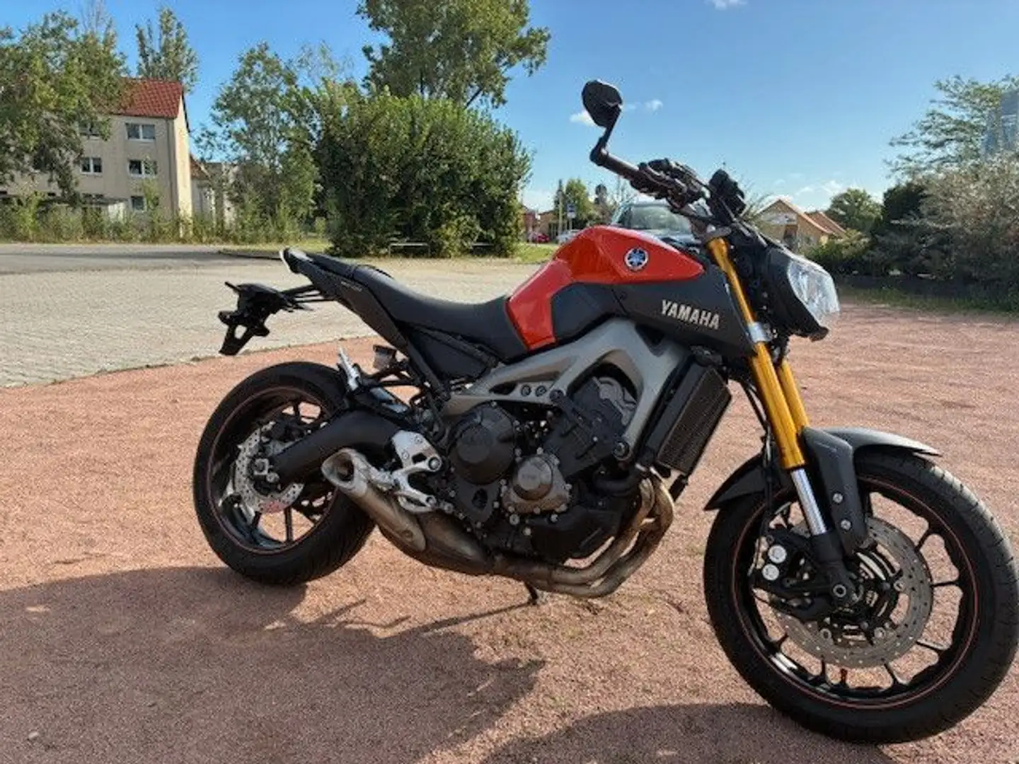 Yamaha MT-09 Pomarańczowy - 2