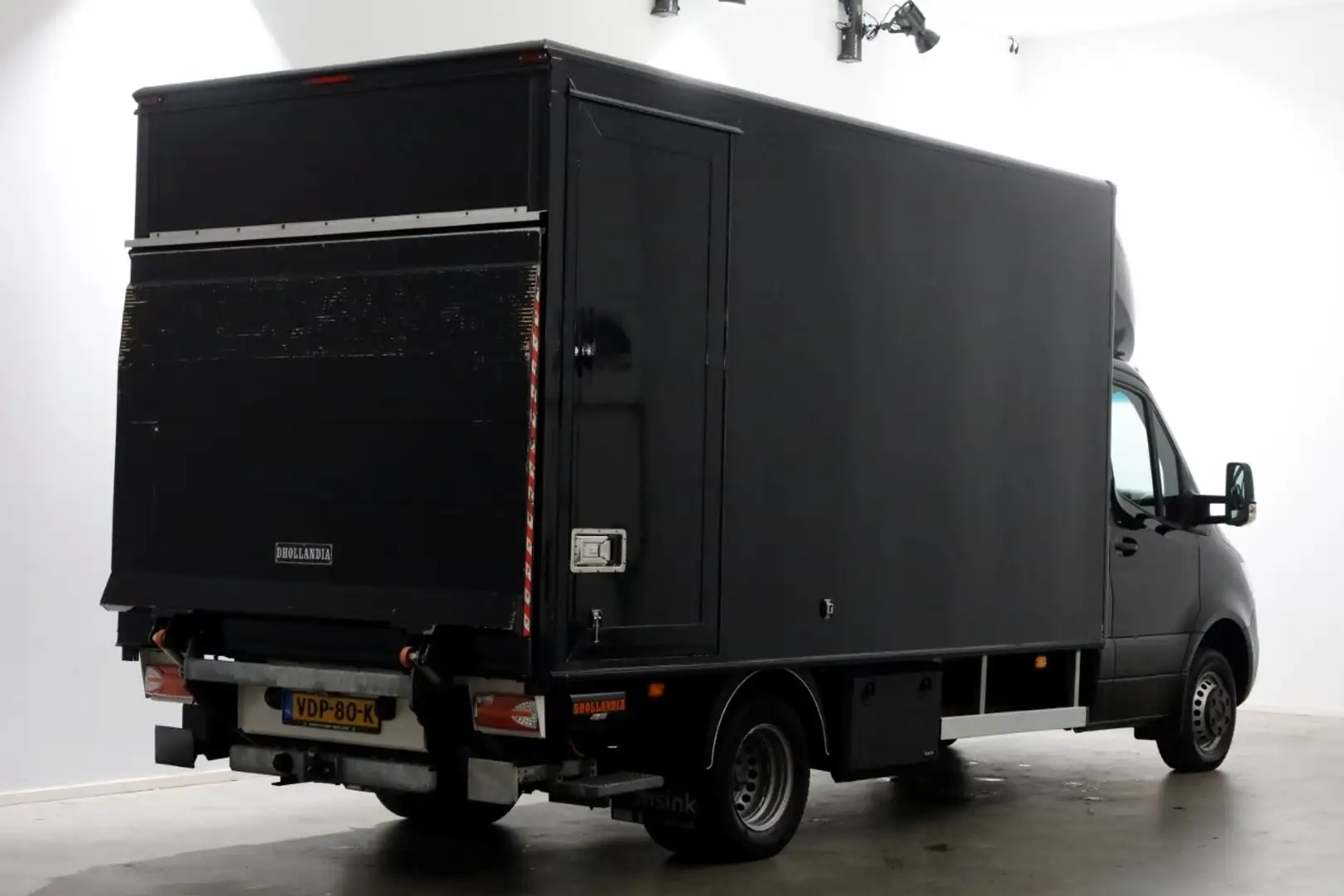 Mercedes-Benz Sprinter 516 CDI 163pk E6 7G Automaat Bakwagen met laadklep Zwart - 2