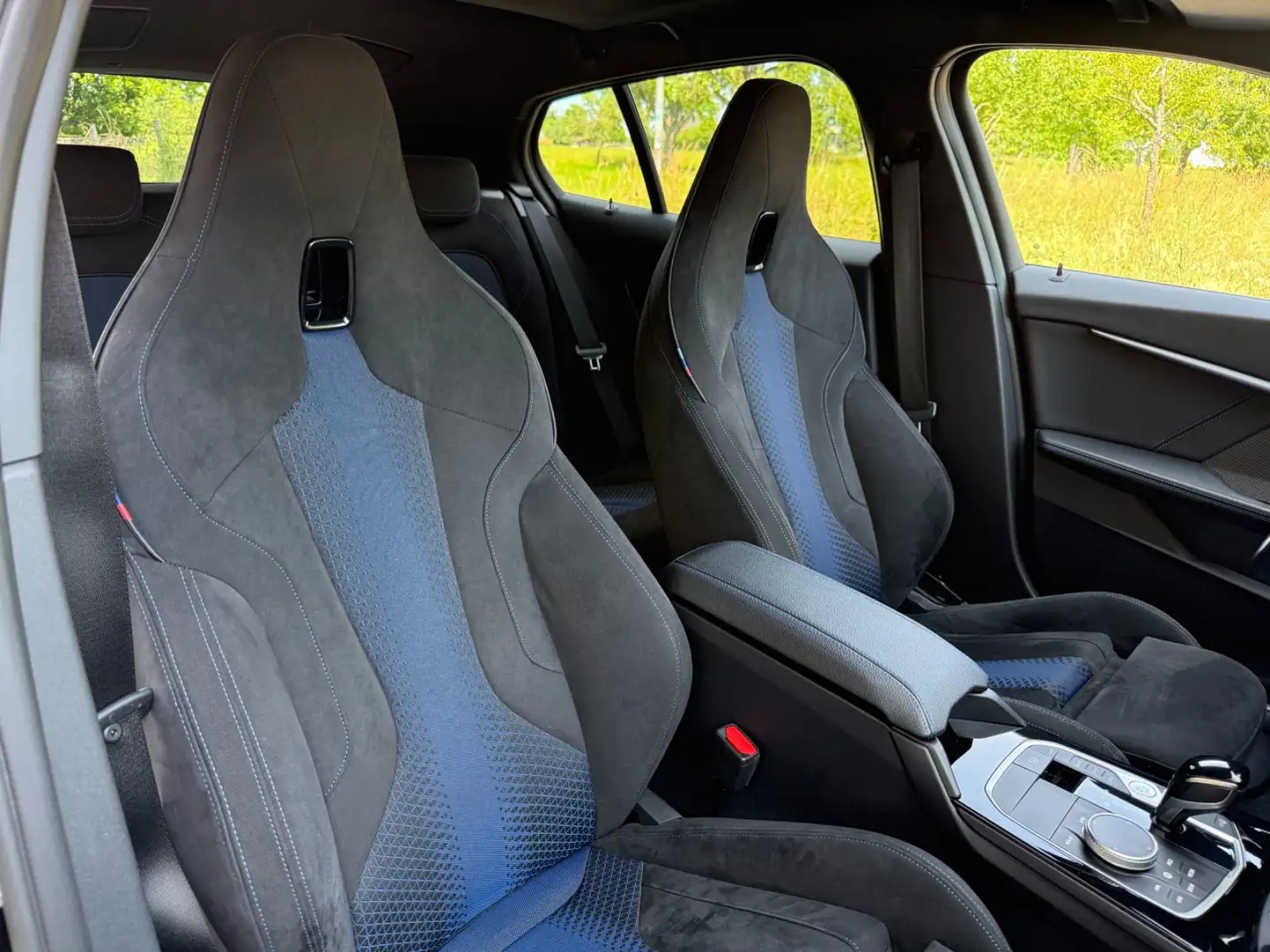 BMW 135 i xDrive Panorama HeadUp M Sitze LED H & K Schwarz - 2