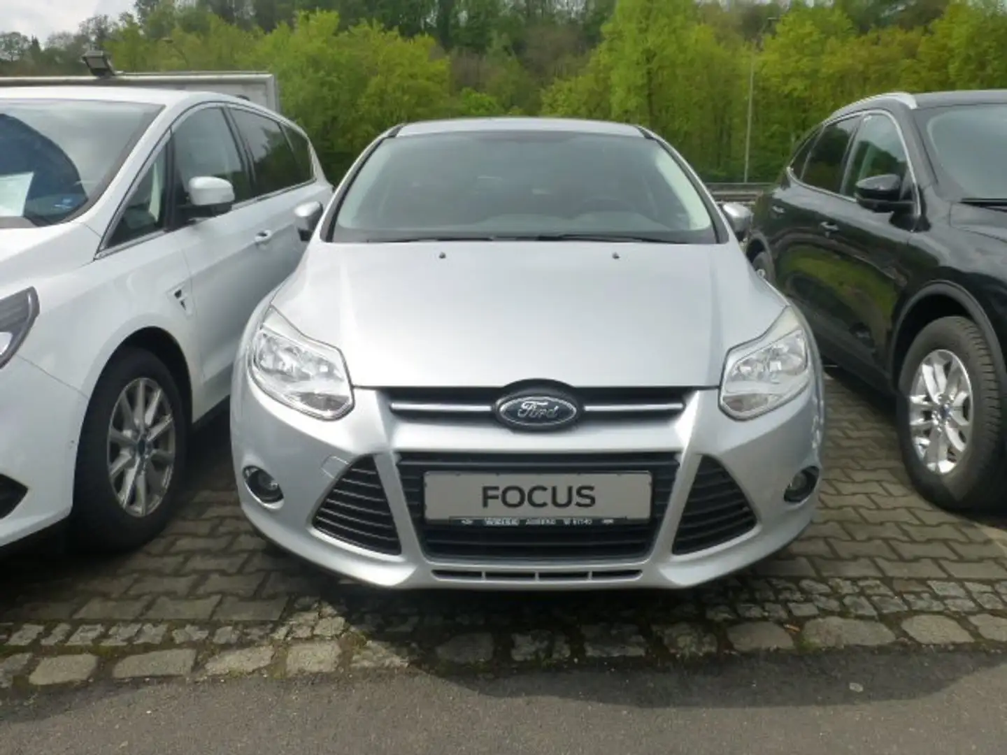 Ford Focus Trend_PDC_115 PS_Metallic_Audio_WintPaket - 2