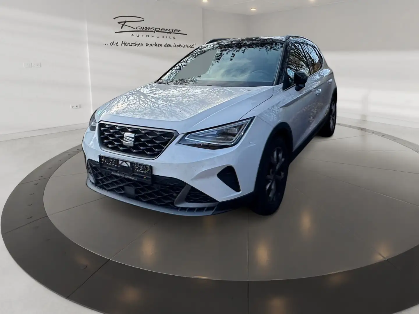 SEAT Arona FR 1.5 TSI LED/DAB/Kamera/uvm. Weiß - 2