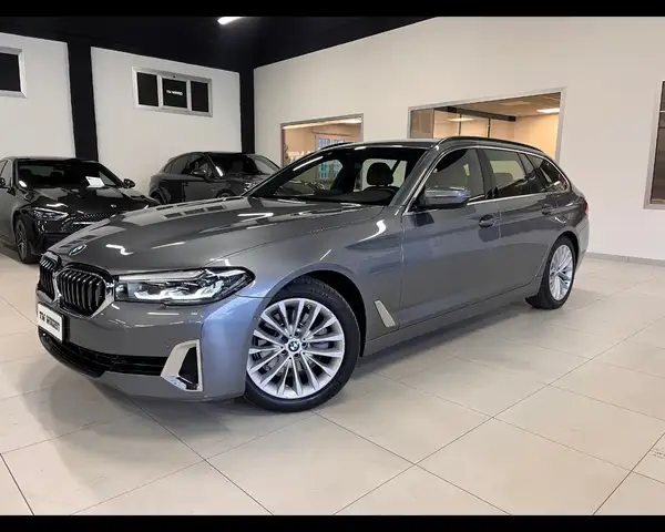 BMW 520 d 48V xDrive Touring Business