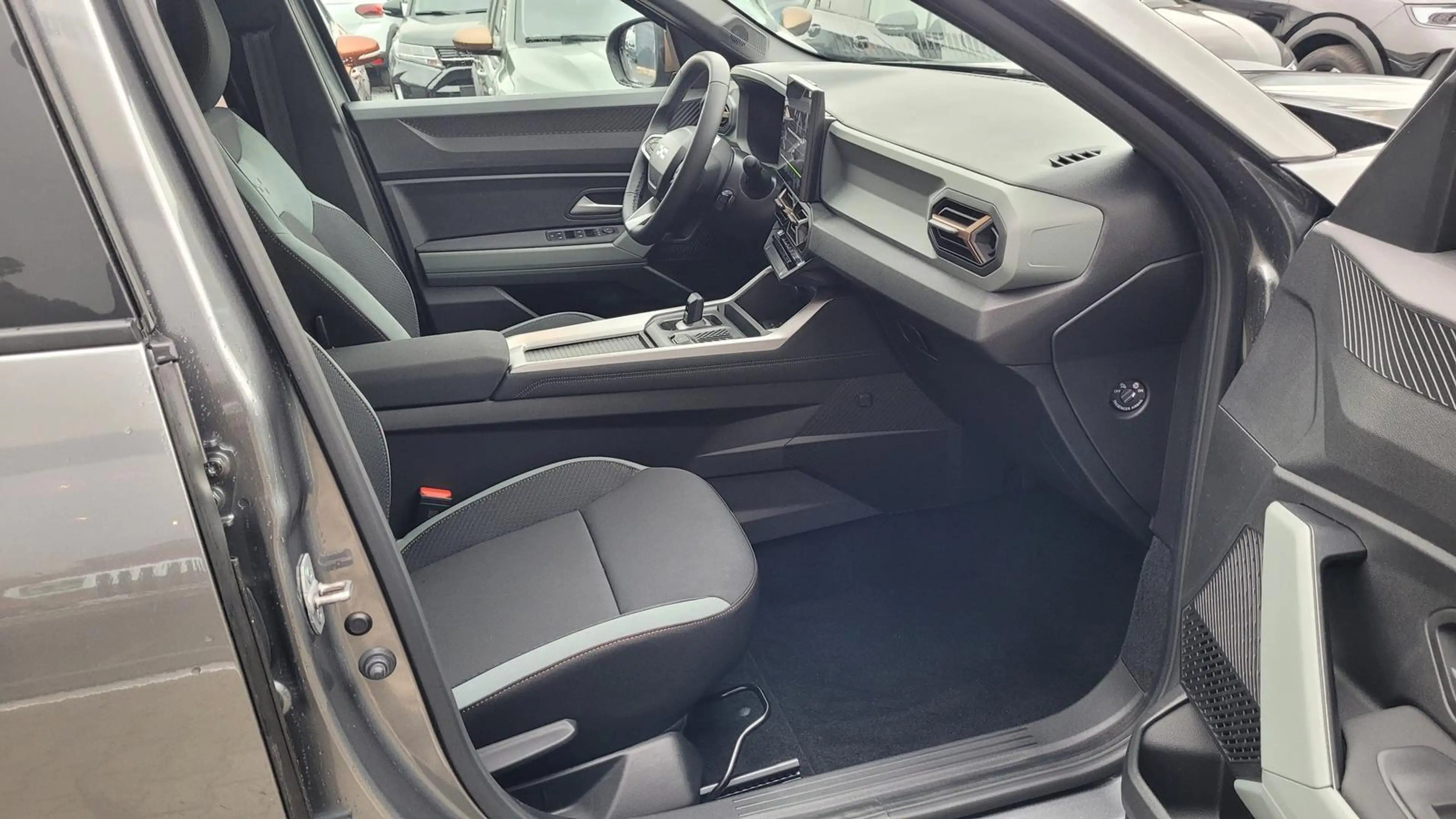 Dacia Bigster Extreme Hybrid 155*LED*NAVI*SHZ*360*PANO 115 kW... — photo 10