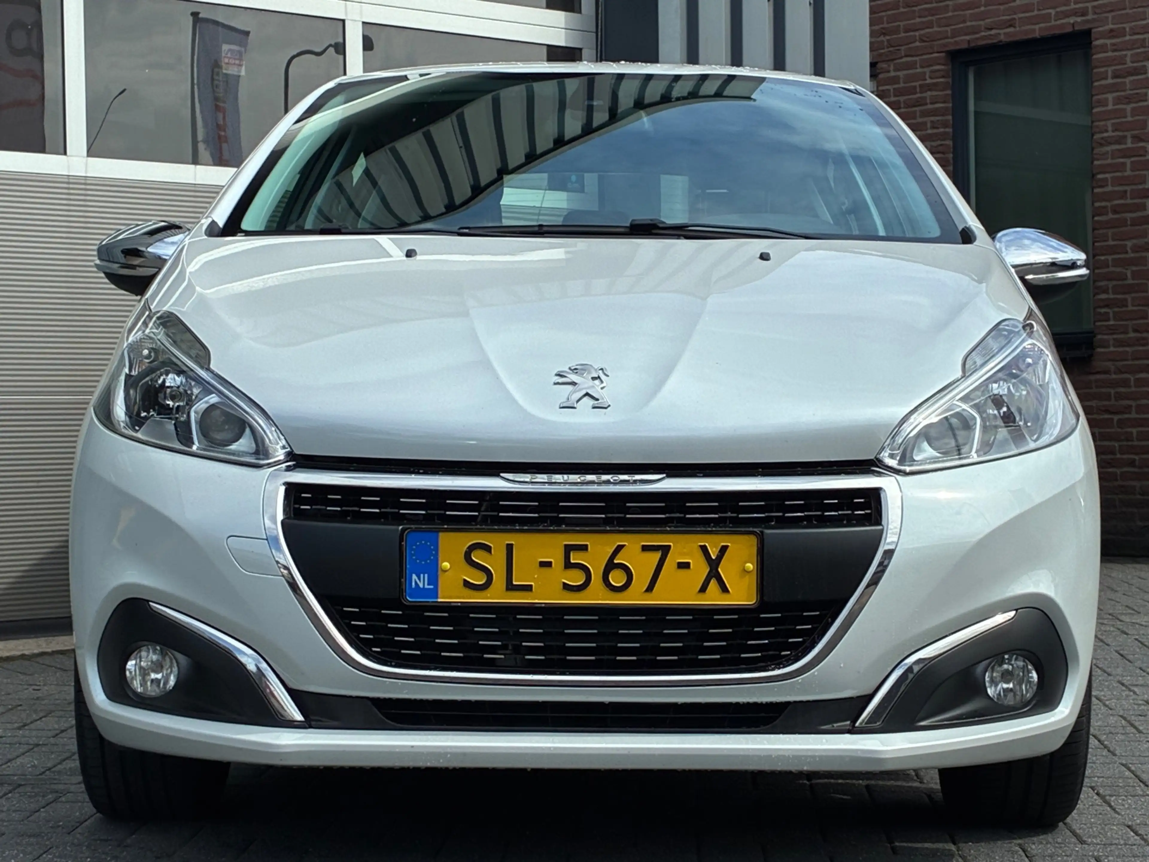 Peugeot 208 1.2 Blue Lease Executive Climate control, Navigati — photo 5