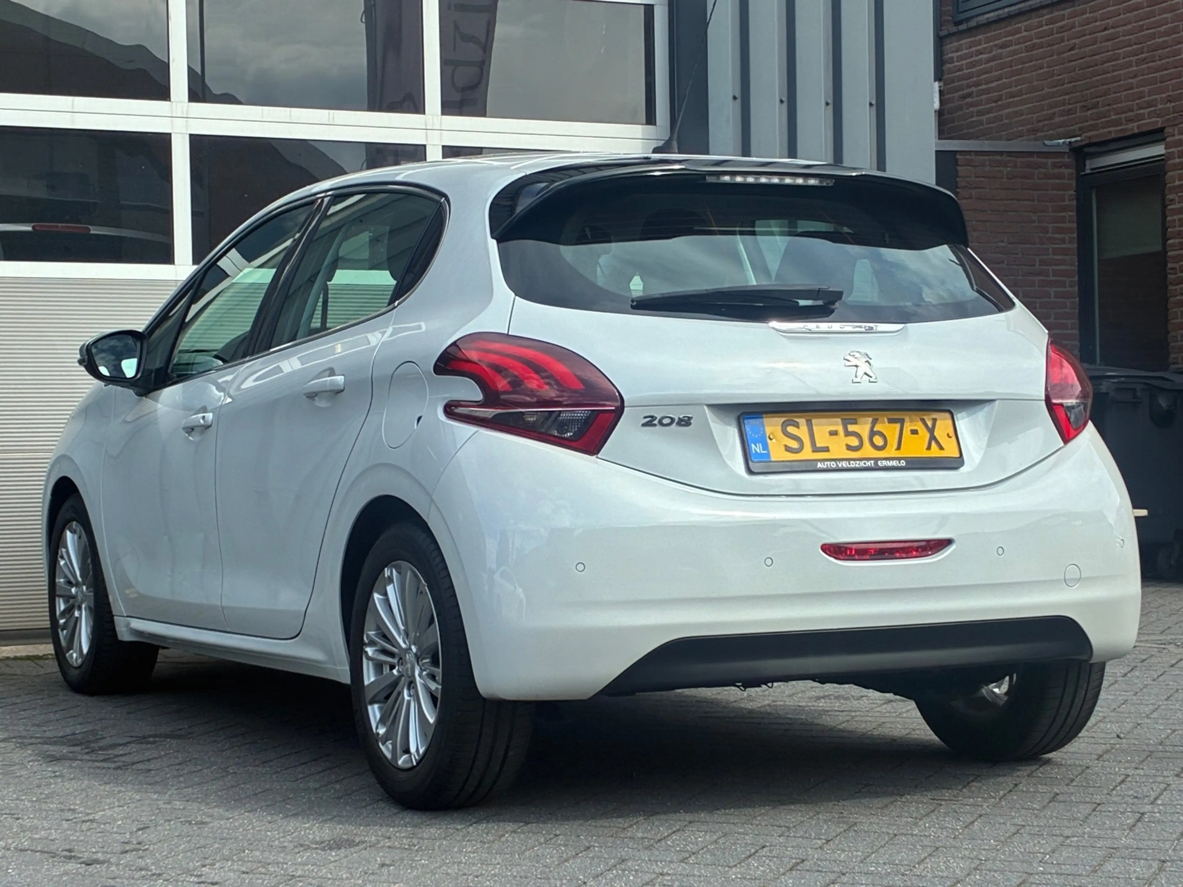 Peugeot 208 1.2 Blue Lease Executive Climate control, Navigati — photo 3