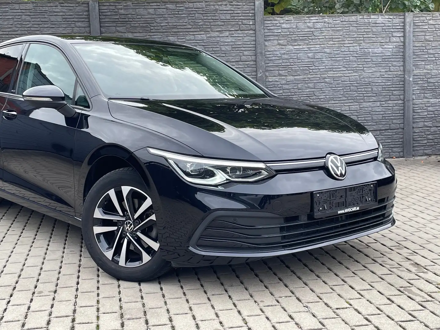Volkswagen Golf 1.0 TSI United 110PK  "Navigatie/ACC" Noir - 2