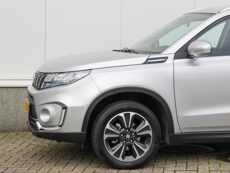 Suzuki Vitara 1.4 Boosterjet Style Smart Hybrid Automaat |  Navi — photo 9
