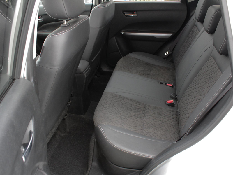 Suzuki Vitara 1.4 Boosterjet Style Smart Hybrid Automaat |  Navi — photo 8