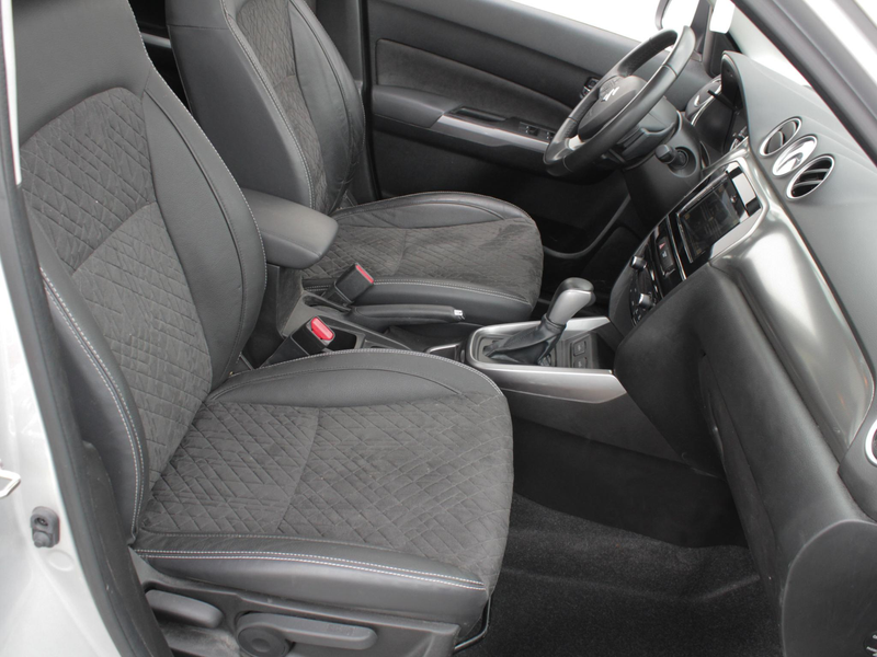 Suzuki Vitara 1.4 Boosterjet Style Smart Hybrid Automaat |  Navi — photo 7