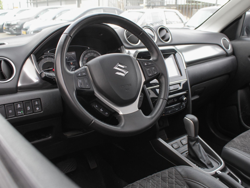 Suzuki Vitara 1.4 Boosterjet Style Smart Hybrid Automaat |  Navi — photo 10