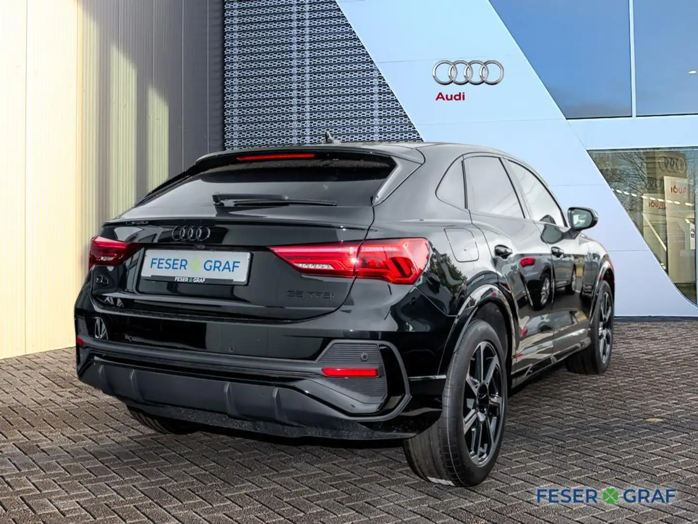 Audi Q3 Sportback 35 TFSI 2x S line /LED/Pano/Navi+ Schwarz - 2