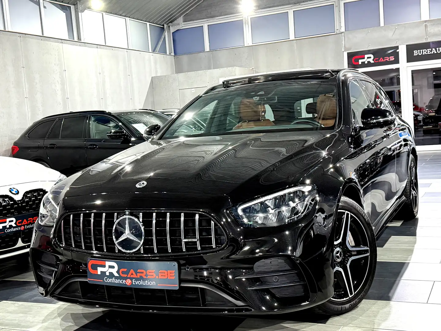 Mercedes-Benz E 300 e PHEV Amg Line Pack Night 1e Main Etat Neuf Zwart - 1