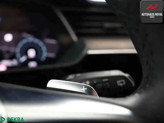 Audi E-Tron view 17