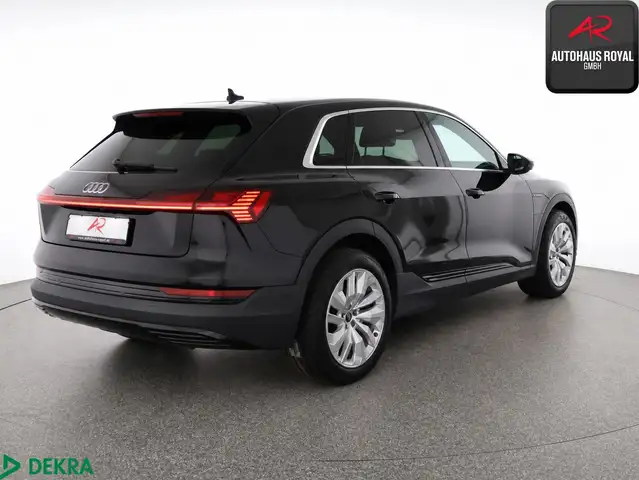 Audi E-Tron view 4