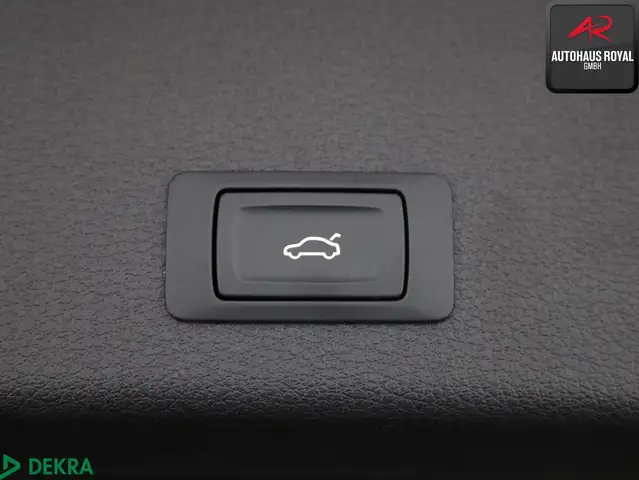 Audi E-Tron view 23