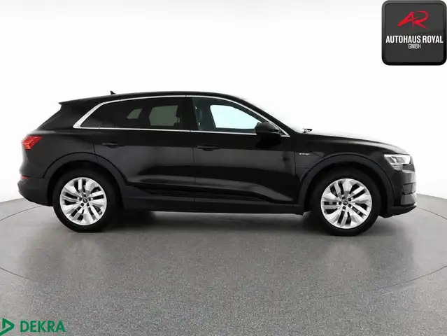 Audi E-Tron view 5