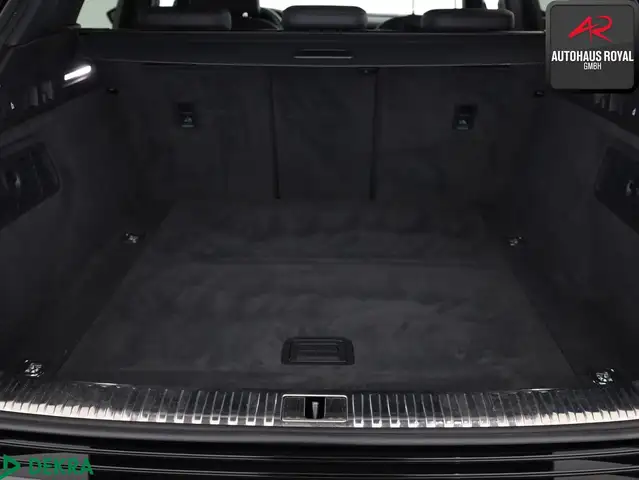 Audi E-Tron view 12