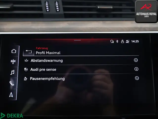 Audi E-Tron view 21