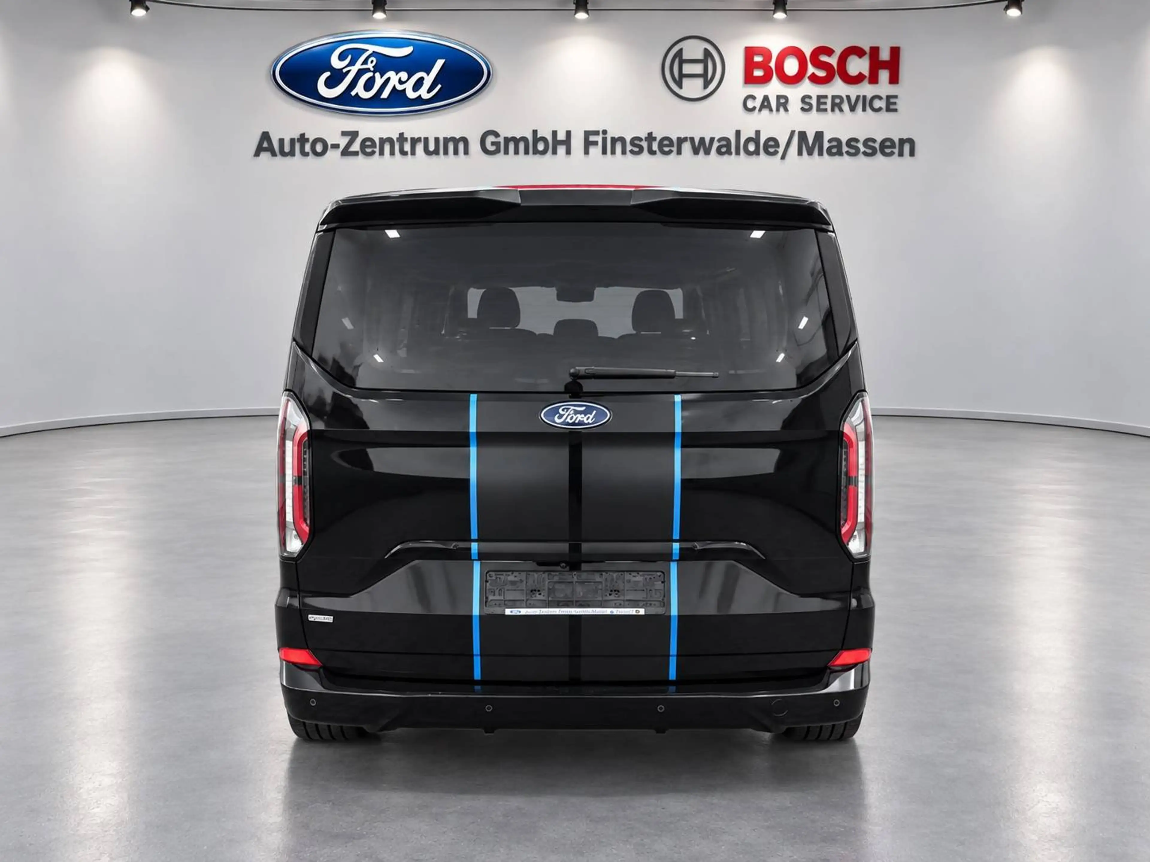 Ford Tourneo Custom Plug-in Hybrid 340 L1 Tourneo Sport FWD — photo 7