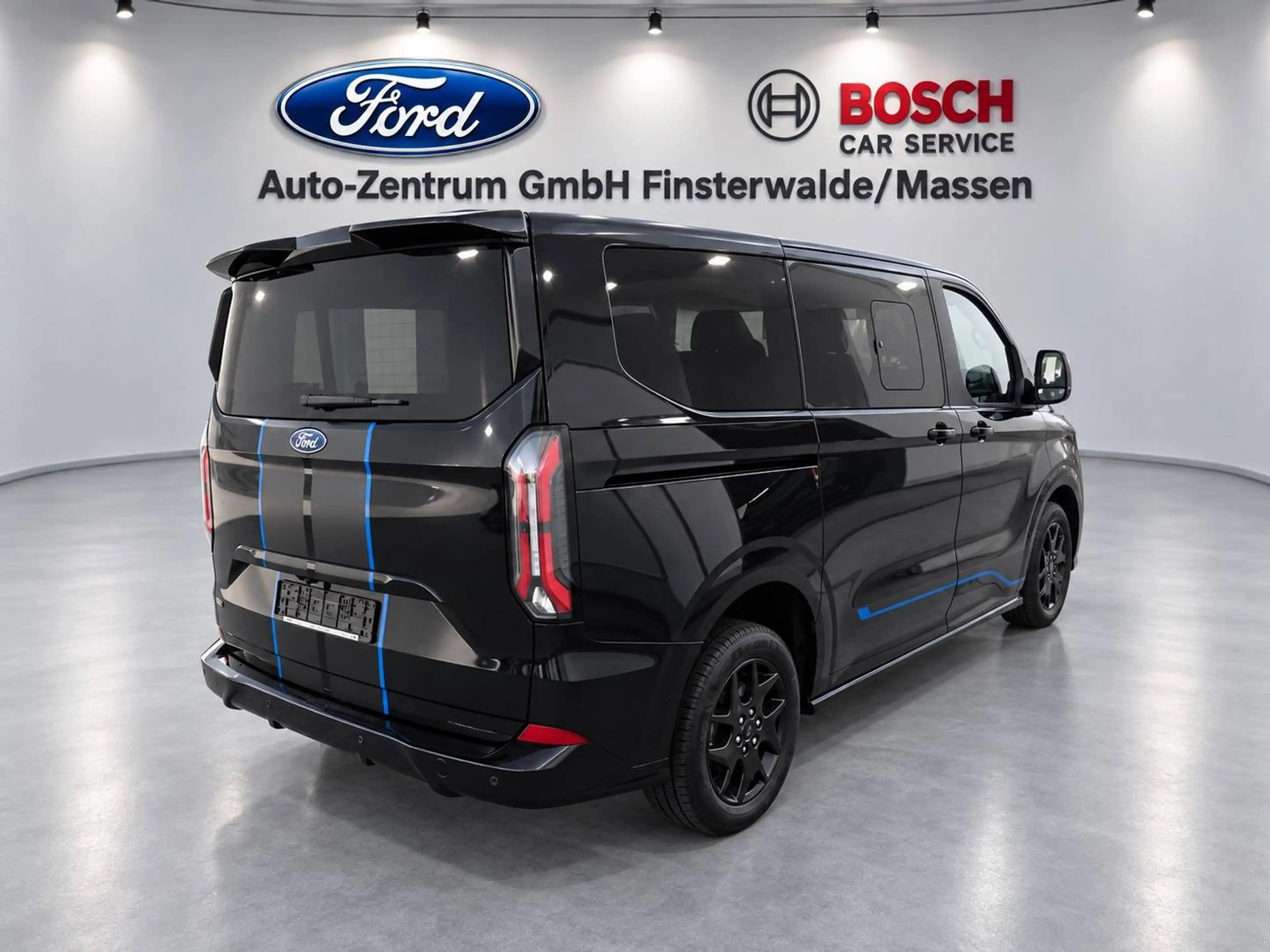 Ford Tourneo Custom Plug-in Hybrid 340 L1 Tourneo Sport FWD — photo 3