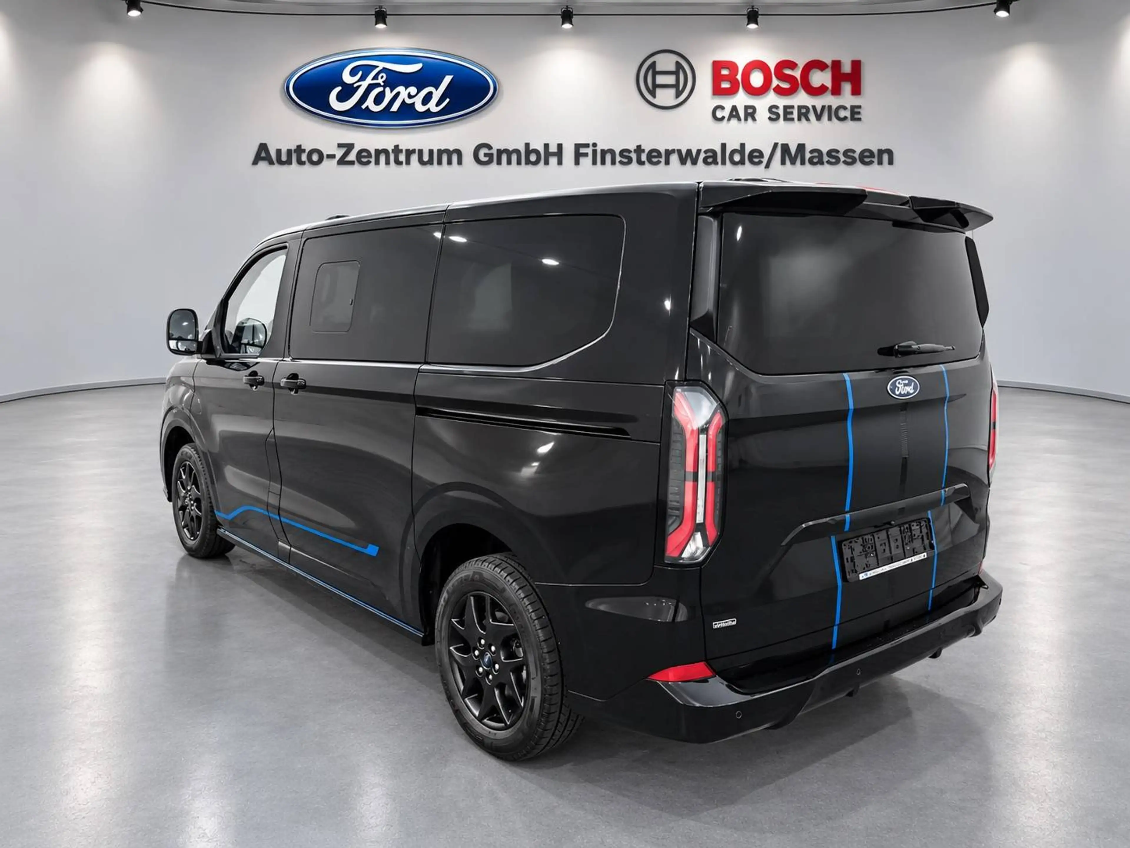 Ford Tourneo Custom Plug-in Hybrid 340 L1 Tourneo Sport FWD — photo 4