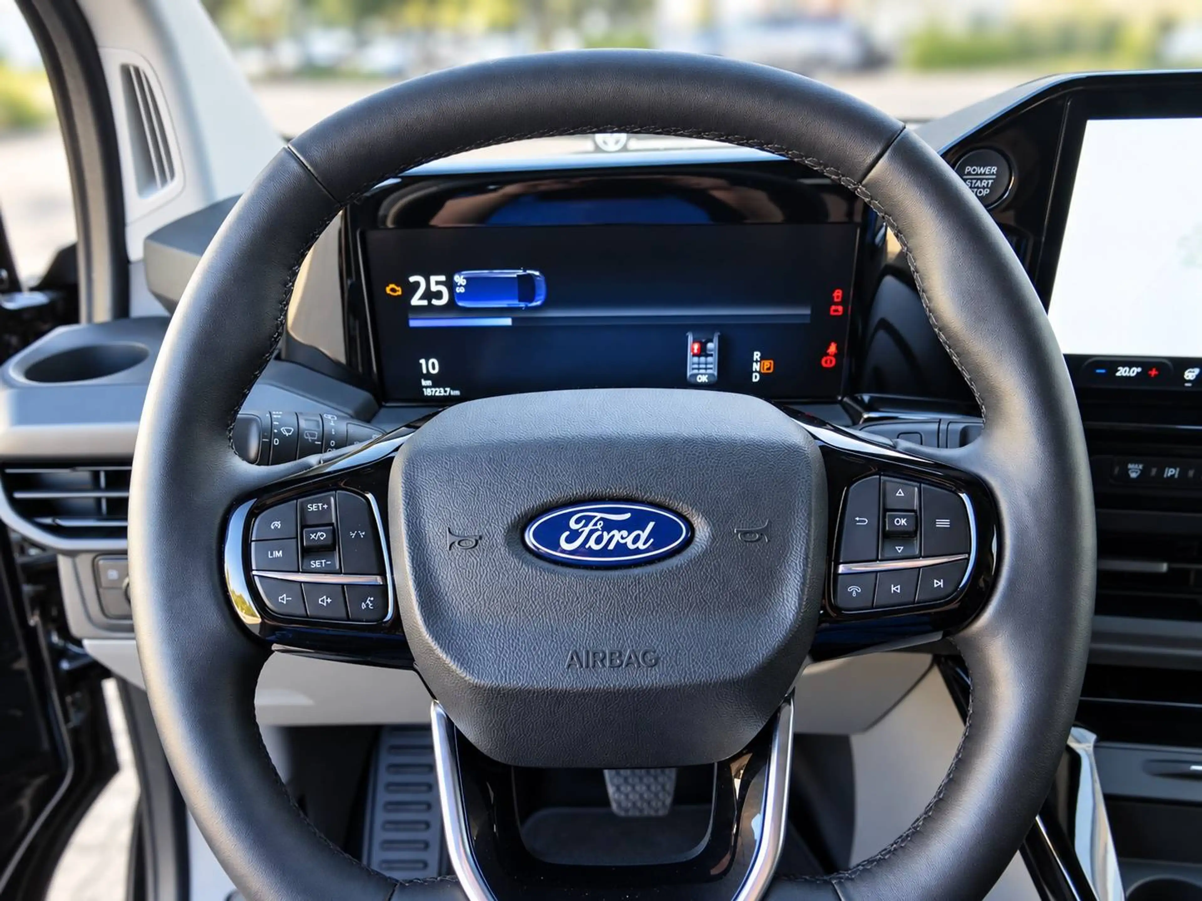 Ford Tourneo Custom Plug-in Hybrid 340 L1 Tourneo Sport FWD — photo 17